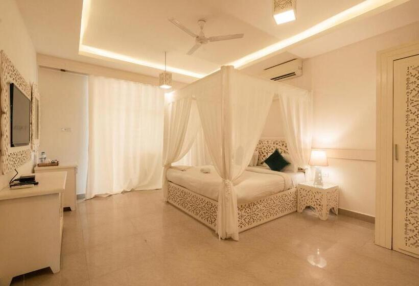 バルコニー付きスーペリアルーム, Lillywoods Zac Beach Resort, Calangute