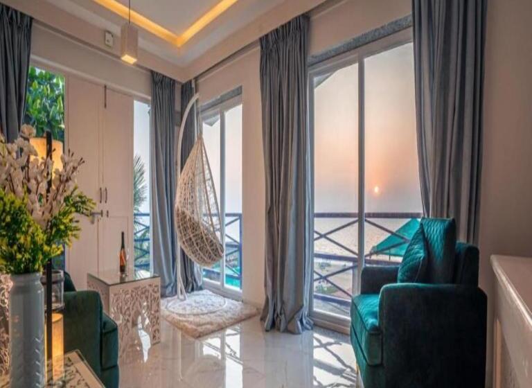 プレジデントスイートルーム, Lillywoods Zac Beach Resort, Calangute