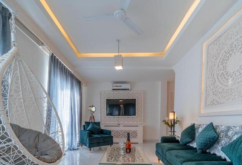 プレジデントスイートルーム, Lillywoods Zac Beach Resort, Calangute