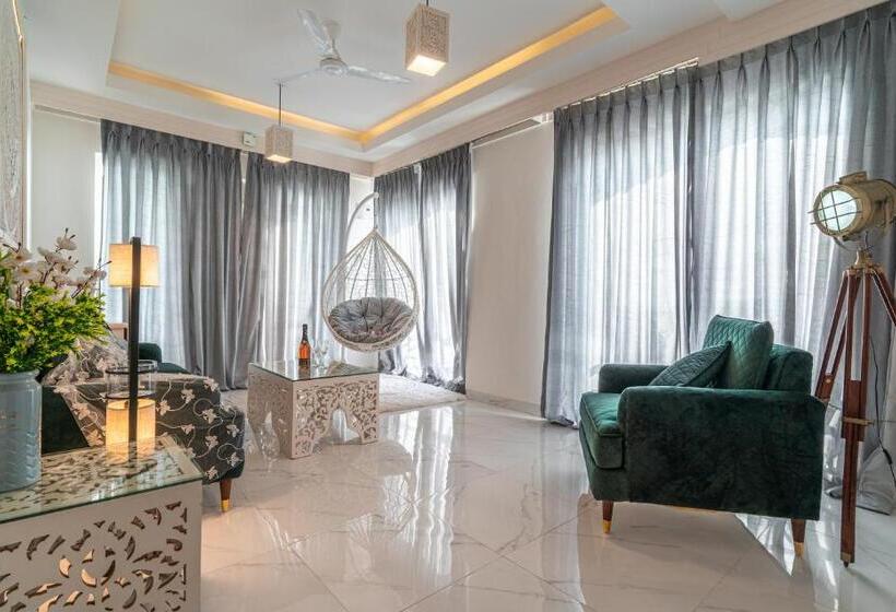 プレジデントスイートルーム, Lillywoods Zac Beach Resort, Calangute