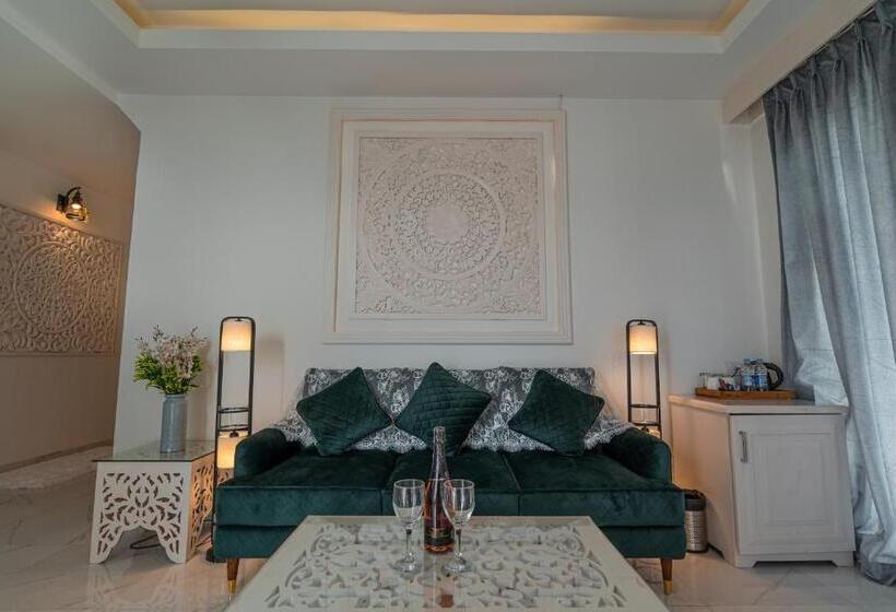 プレジデントスイートルーム, Lillywoods Zac Beach Resort, Calangute