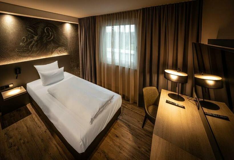 Номер Superior, Loginn Hotel Stuttgart Zuffenhausen