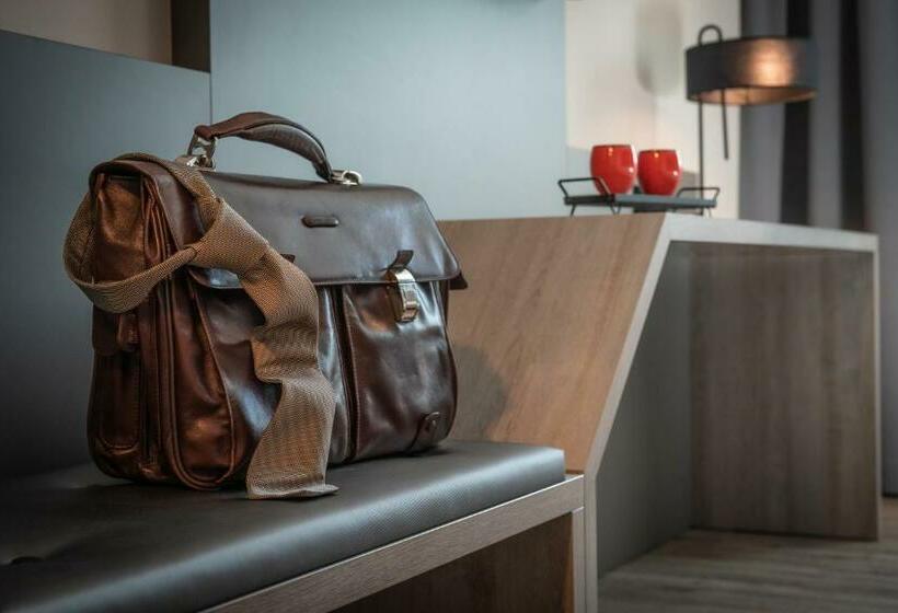 Номер Superior, Loginn Hotel Stuttgart Zuffenhausen