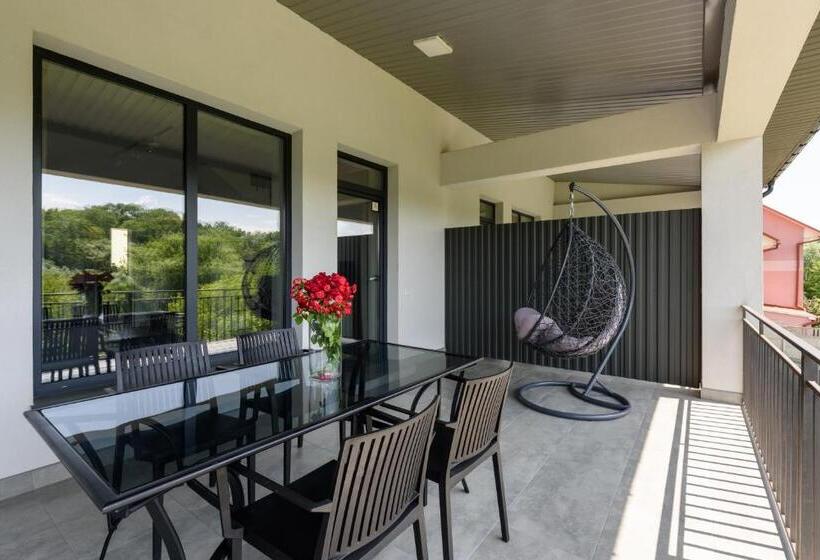 آپارتمان 1 خوابه با تراس, таун тераса 3 поверхи By Willox