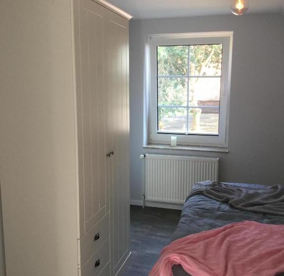 آپارتمان 1 خوابه, Apartment Marit