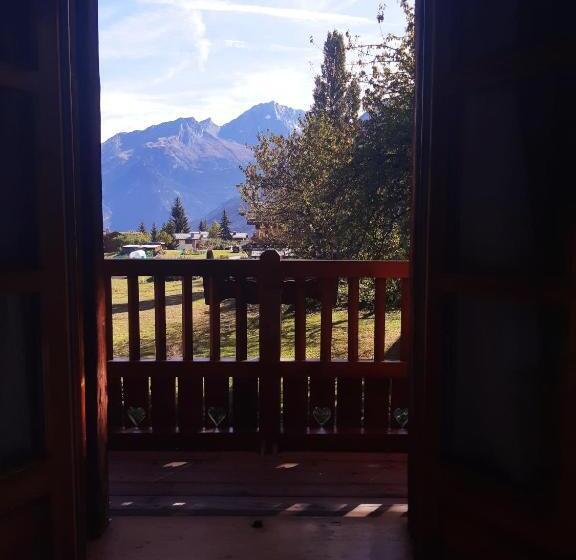 اتاق استاندارد با بالکن, Chalet Jardin D Angèle Chambres D Hôtes