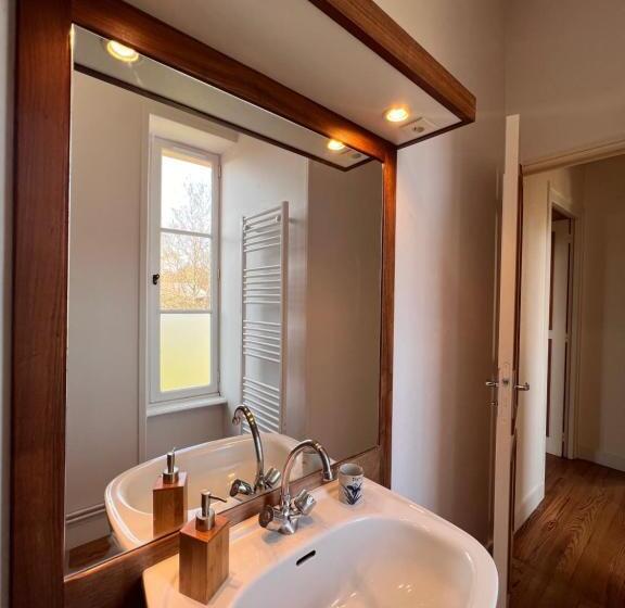 スイート（家族用）, Les Chambres D Omaha Beach Etablissement Avec Deux Chambres D Hôtes, Petit Déjeuner Compris Fait Mai