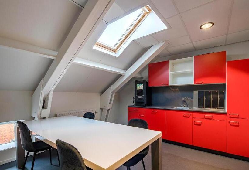 Кровать в Общей Комнате, City Trip Hostels Amsterdampurmerend