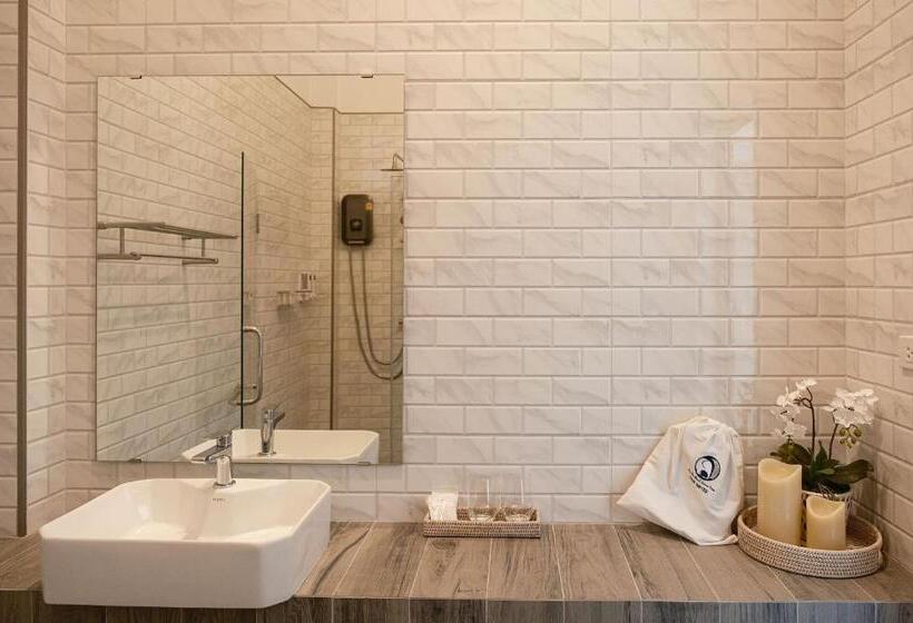 بانگلوی استاندارد, Kaibaebeach Grandview