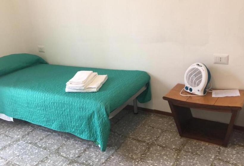 四人标准间, Castellaneta Short Term  Low Cost