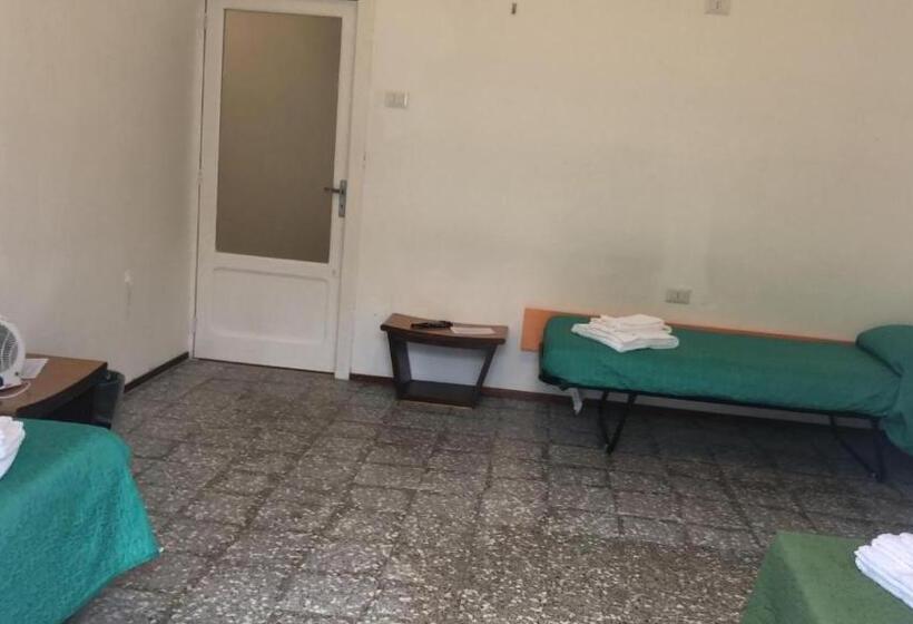 四人标准间, Castellaneta Short Term  Low Cost