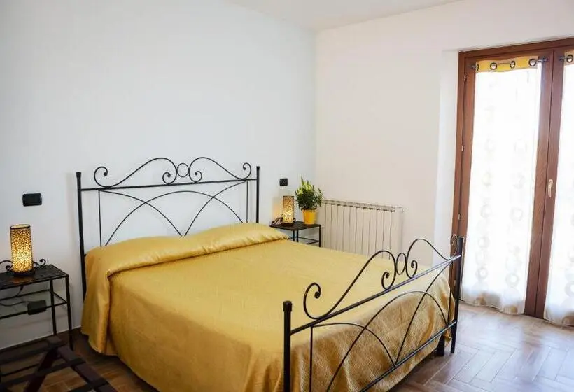اتاق استاندارد با بالکن و چشم‌انداز دریا, Villa Marianna