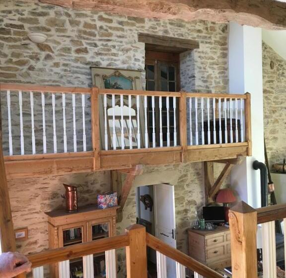 جناح عائلي, No 6