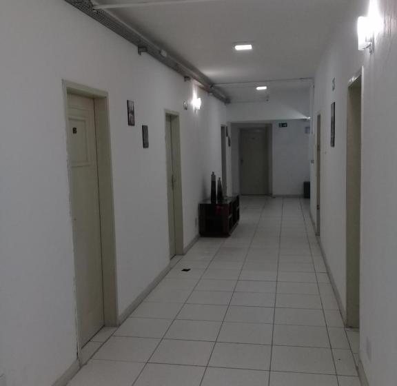 标准三人间, Porto Seguro Office