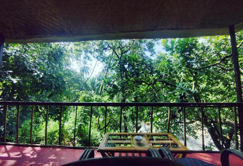 غرفة قياسية مطلّة علي البحيرة, Samyama Retreat