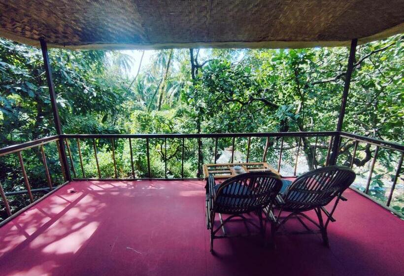 غرفة قياسية مطلّة علي البحيرة, Samyama Retreat