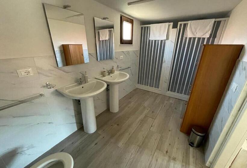 اتاق استاندارد چهار تخته, Ostello San Giovanni Bosco