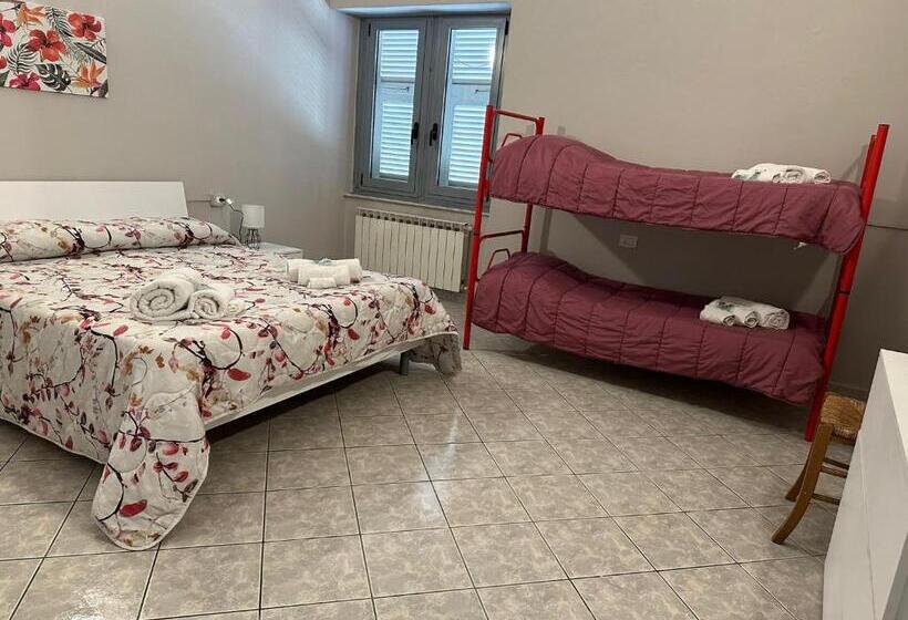 اتاق استاندارد چهار تخته, Ostello San Giovanni Bosco