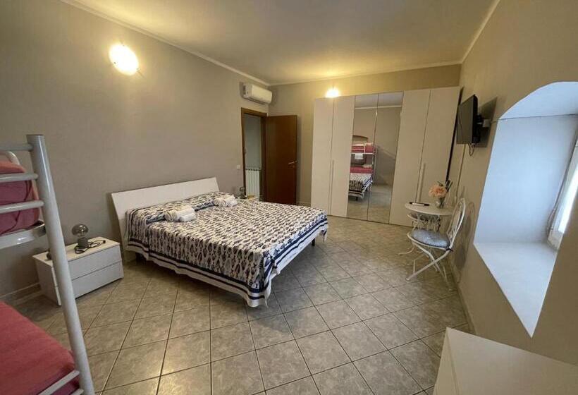 اتاق استاندارد چهار تخته, Ostello San Giovanni Bosco