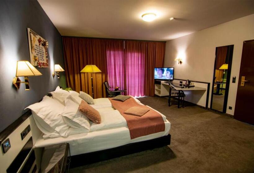 Номер Deluxe с Балконом, La Conacul Vesel