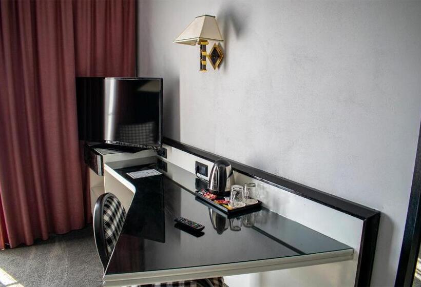 Номер Стандарт с Балконом, La Conacul Vesel