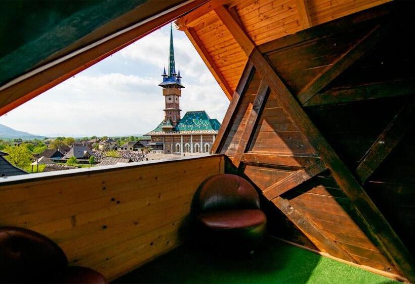 Люкс с Балконом, La Conacul Vesel