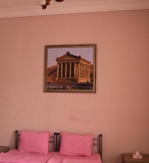 이코노미 룸, Bridge House Yerevan Armenia