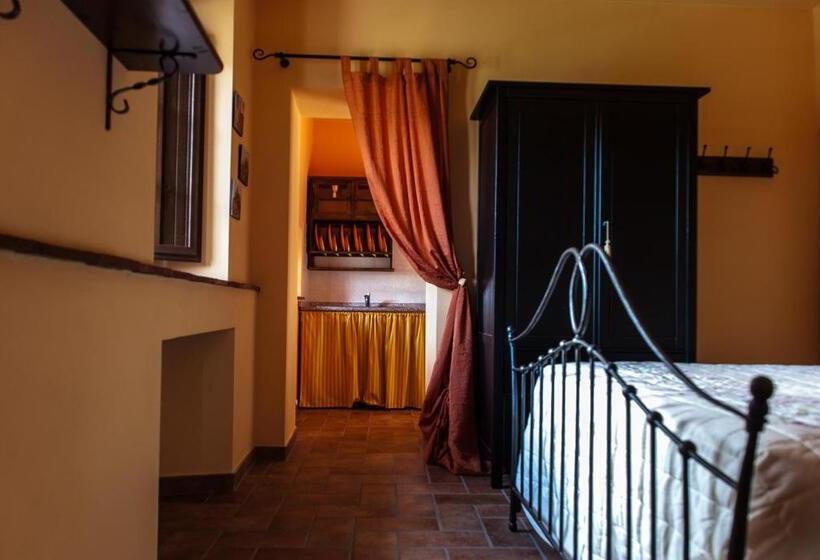 Студио Стандарт Вид на Бассейн, La Collina Dei Franchi