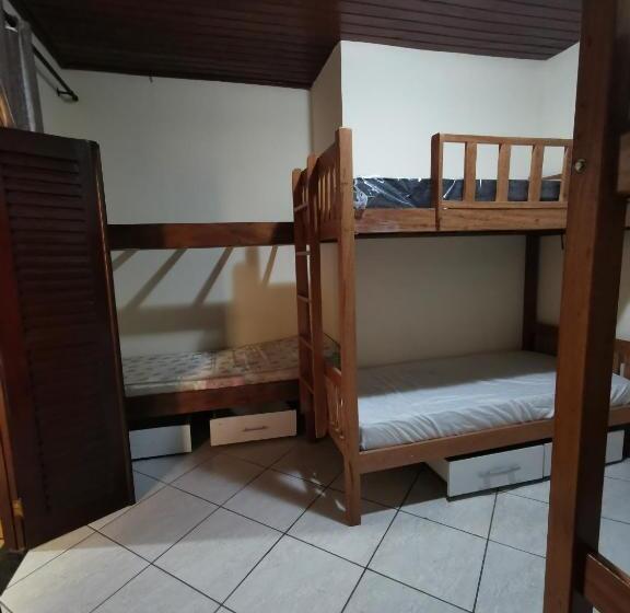 スタンダード４人部屋, Sos Hostel