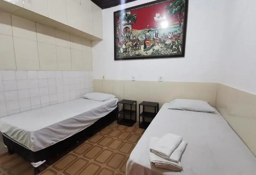 スイート, Sos Hostel