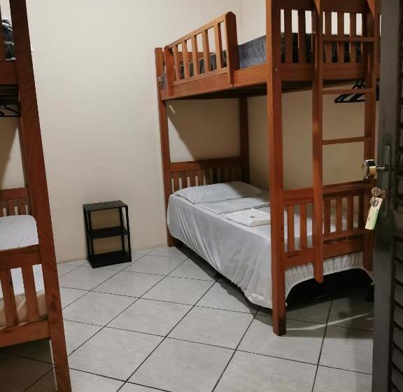 スタンダード４人部屋, Sos Hostel