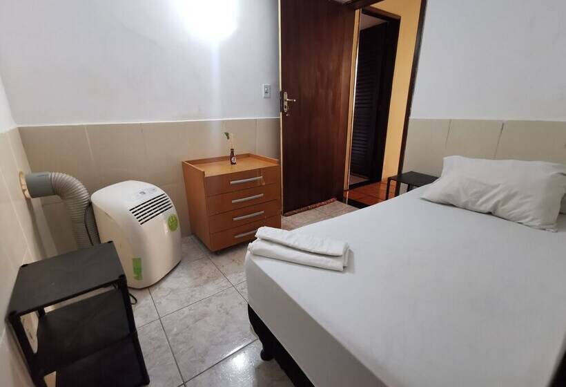 スイート, Sos Hostel