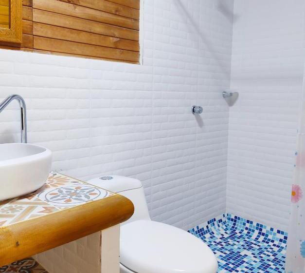 חדר סטנדרט לארבעה, Camino Verde