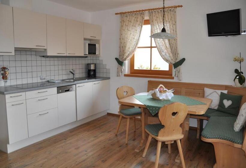 شقة غرفتين, Ferienwohnungen Kuentnerhof