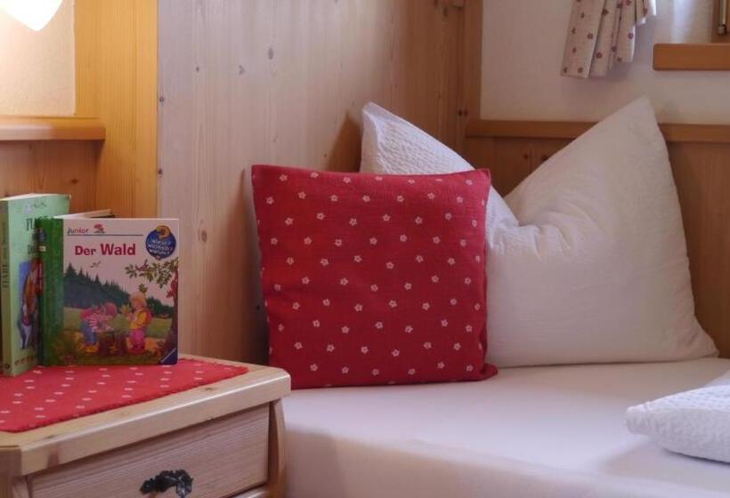 شقة غرفتين, Ferienwohnungen Kuentnerhof