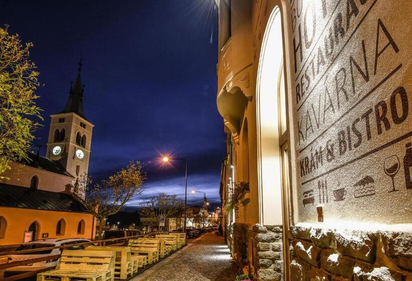 شقة غرفة واحدة, Nebespán