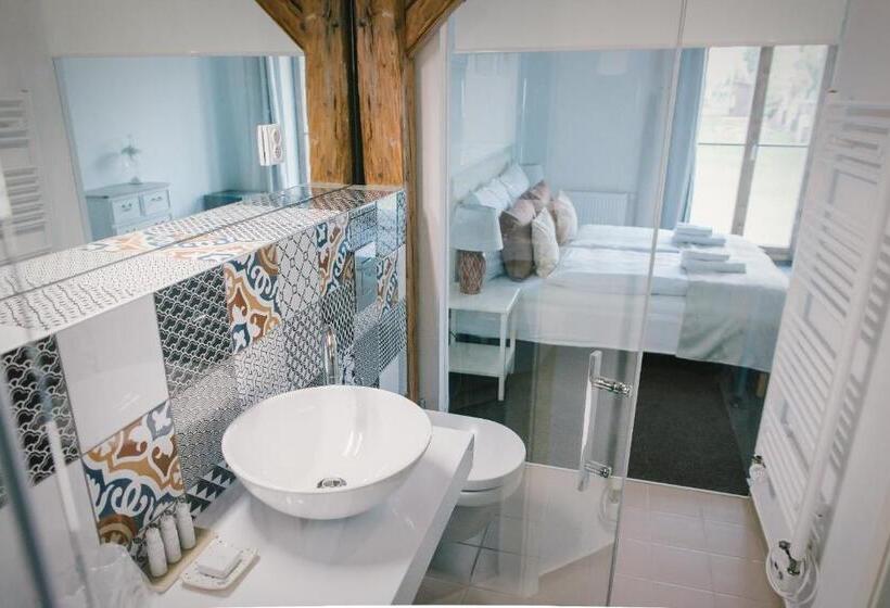 غرفة ديلوكس, Nebespán