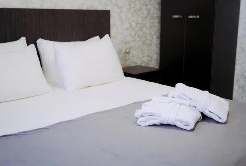 חדר דלוקס, Rush