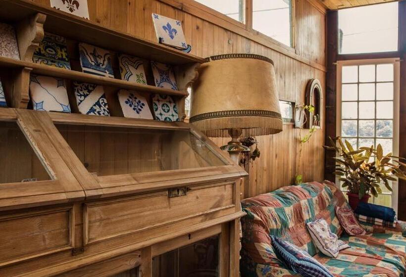 اتاق استاندارد چهار تخته, Sintra Small Hostel