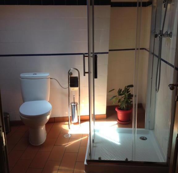 اتاق استاندارد چهار تخته, Sintra Small Hostel