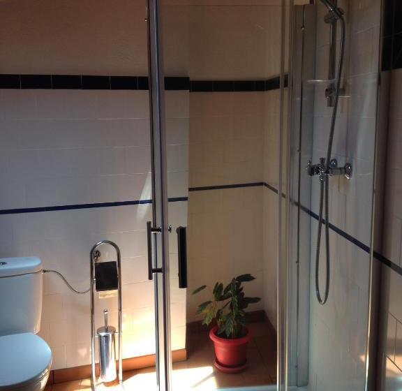 اتاق استاندارد چهار تخته, Sintra Small Hostel