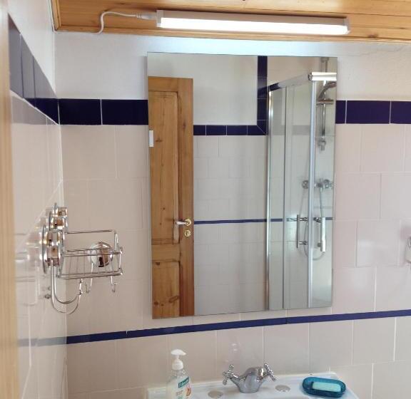 اتاق استاندارد چهار تخته, Sintra Small Hostel