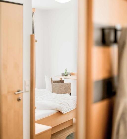اتاق استاندارد, B&b Hotel Die Barbara