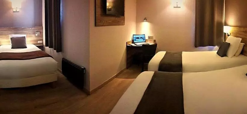 Standard Kolmen Hengen Huone, Brit Hotel Confort Pau Lons