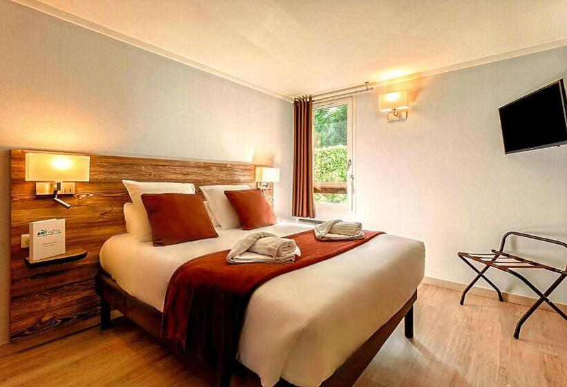 غرفة قياسية رباعية, Brit Hotel Confort Pau Lons