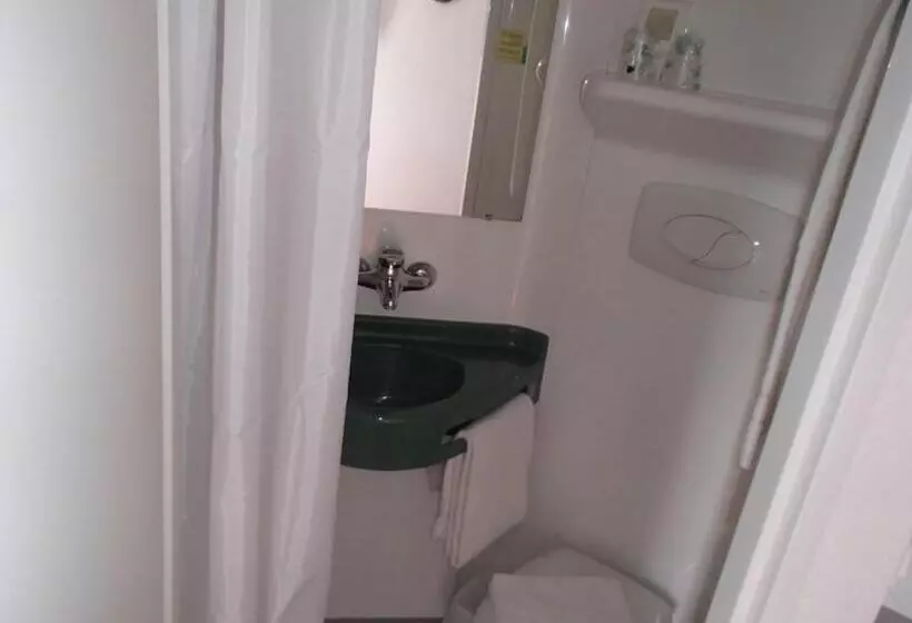 スタンダードトリプルルーム, Brit Hotel Essentiel Albi Parc Des Expos