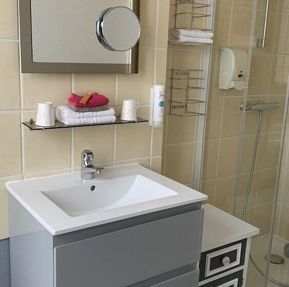 اتاق خانوادگی, De France Citotel