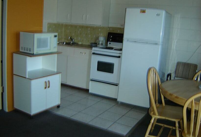 スイート, Flamingo Motel