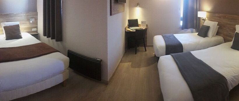 Номер Стандарт Трехместный, Brit Hotel Confort Pau Lons