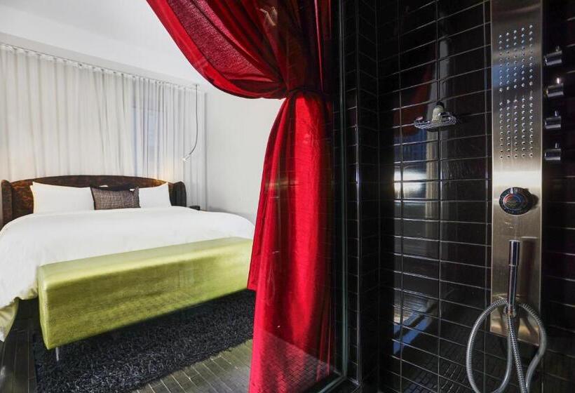 Номер Стандарт, Chez Swann